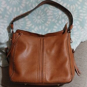 Elegant Tan Leather Shoulder Bag